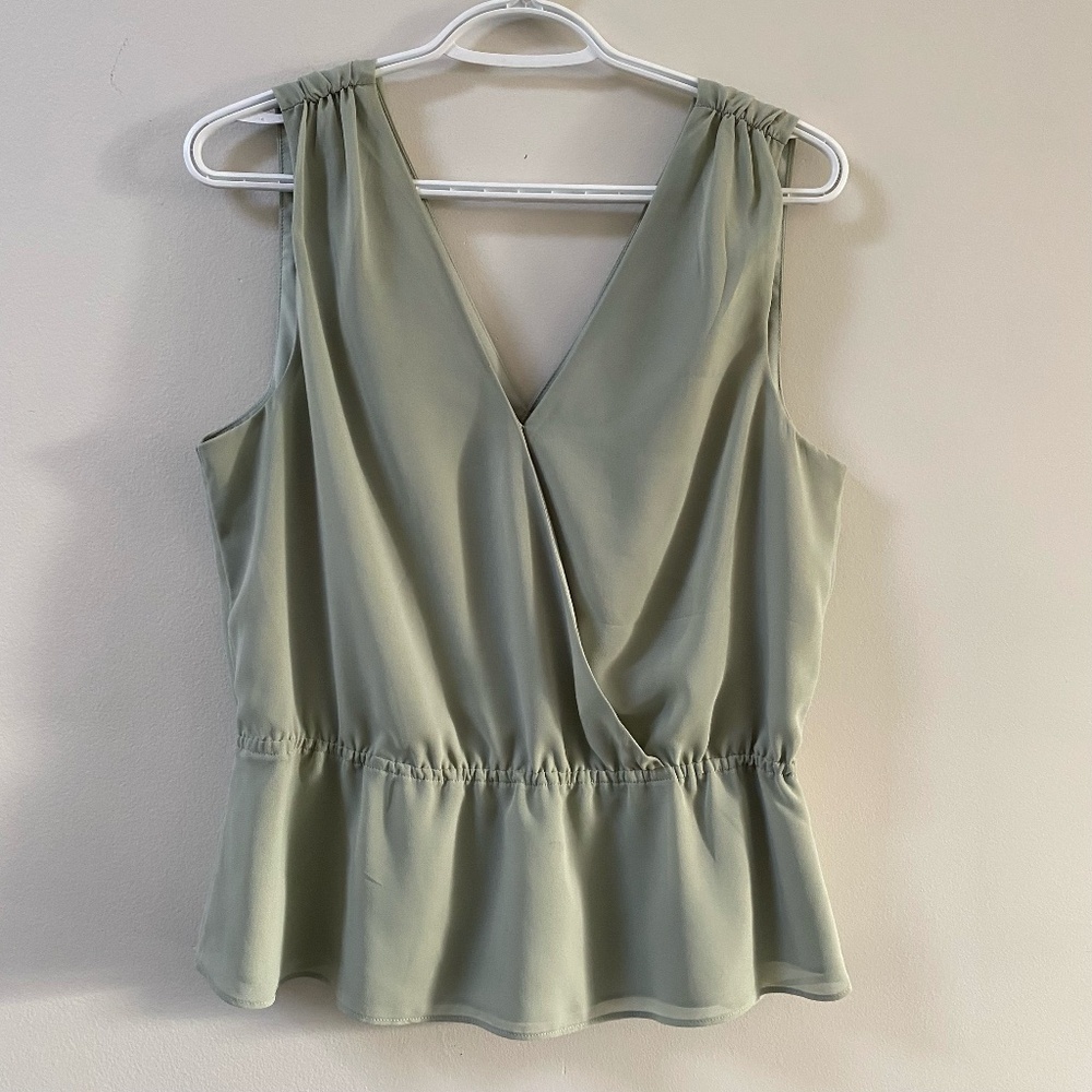 Banana Republic Sleeveless Blouse Size Medium